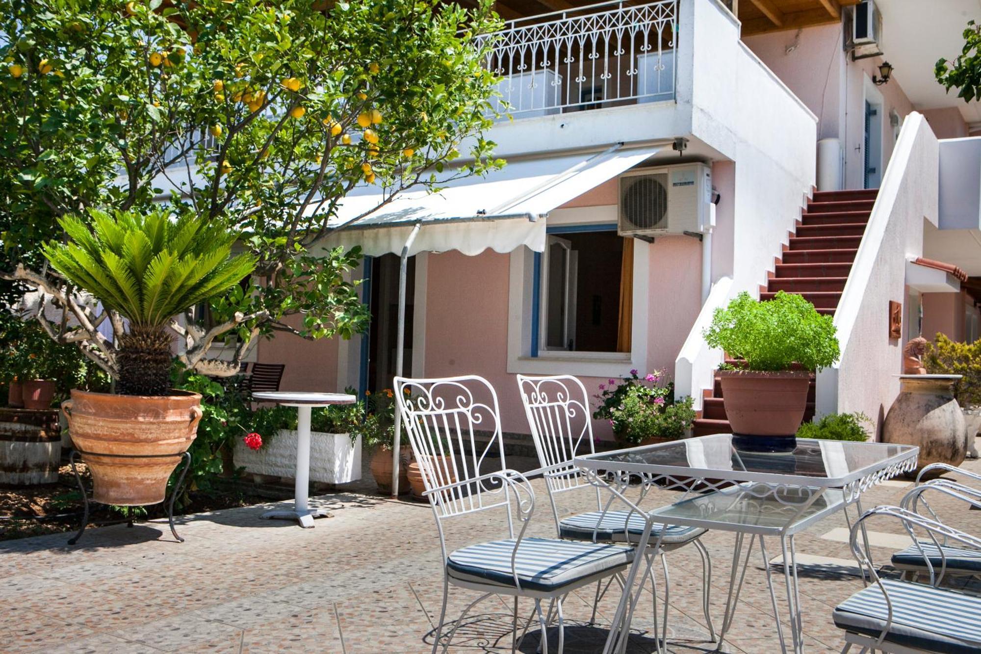 Tzivras Villa & Apartments Lassi  Room photo
